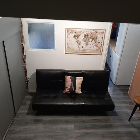 Single Bedrooms With Wifi And Underbed 10 런던 외부 사진